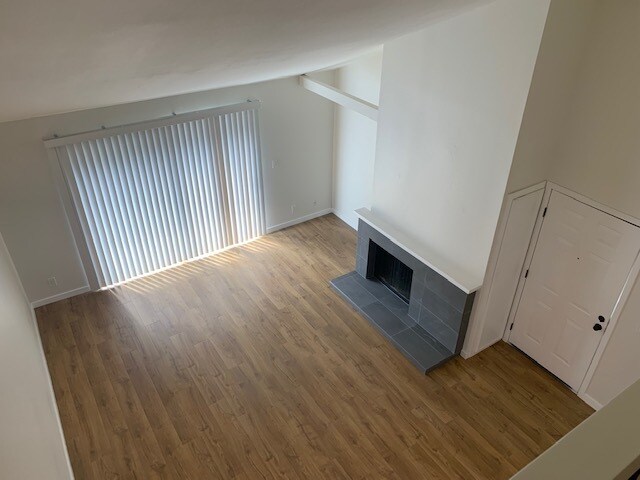 Foto del edificio - 84 Cypress Plz