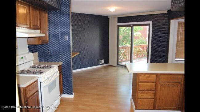 Building Photo - 1440 Forest Hill Rd