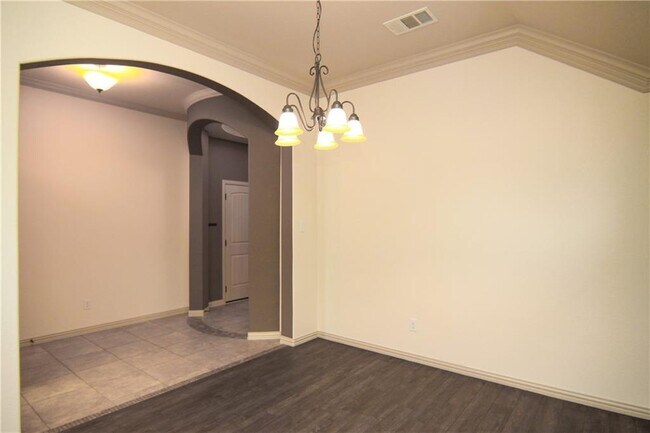 Building Photo - 507 Walsh Hill Trail