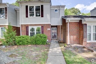 Building Photo - 682 Hollomon Dr