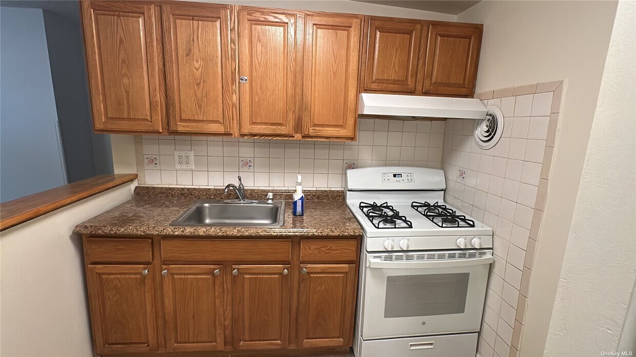 Foto del edificio - 111-42 143rd St