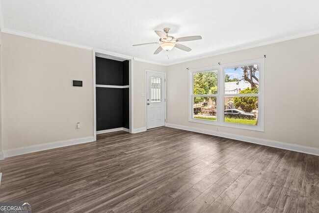 Building Photo - 2607 Sparta Dr