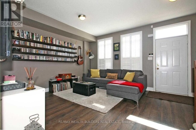 Building Photo - 3000 Lake Shore Blvd W