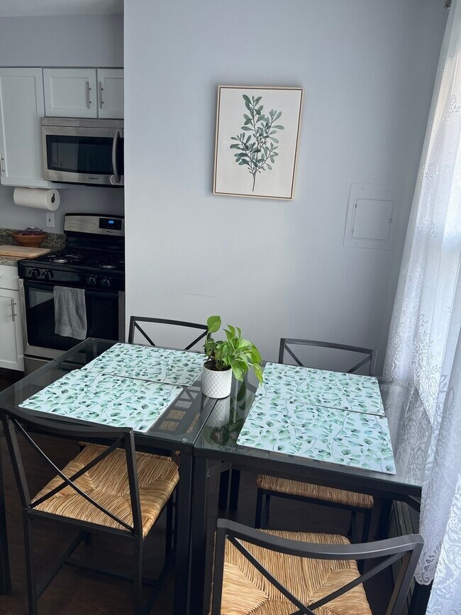 Foto del edificio - 7601 Banks St