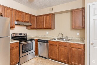 2BR, 1.5BA - 884SF - Avalon Apartment Homes