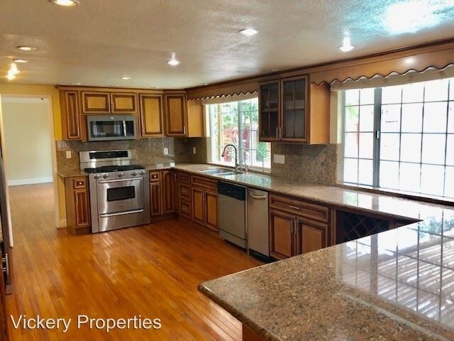 Building Photo - 5 br, 4 bath House - 547 Banyan Circle