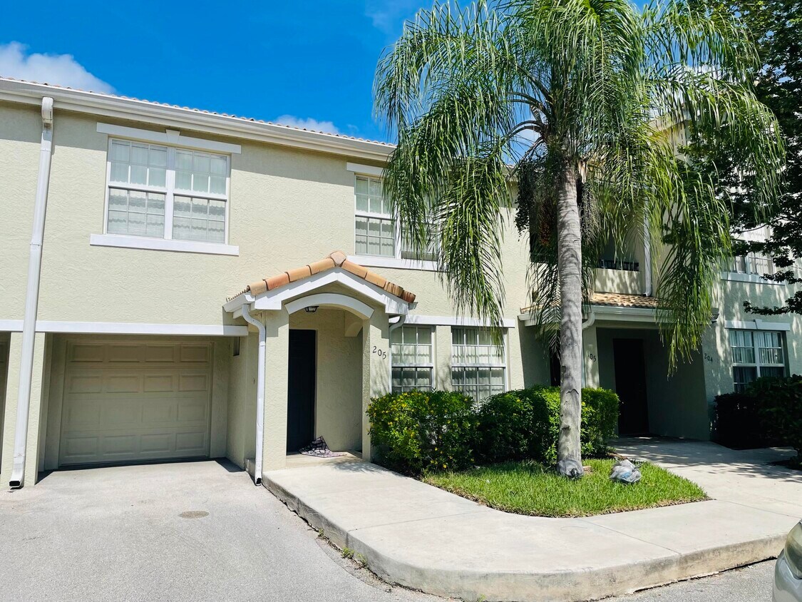 154 SW Peacock Blvd, Port Saint Lucie, FL 34986 Townhome Rentals in Port Saint Lucie FL