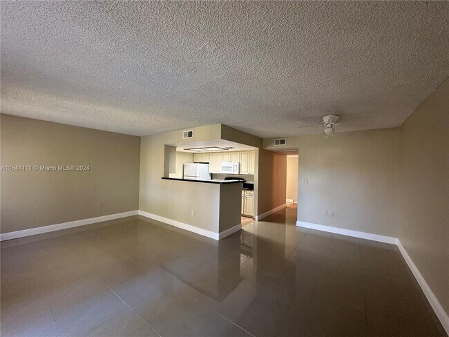 Building Photo - 3282 Coral Lake Ln