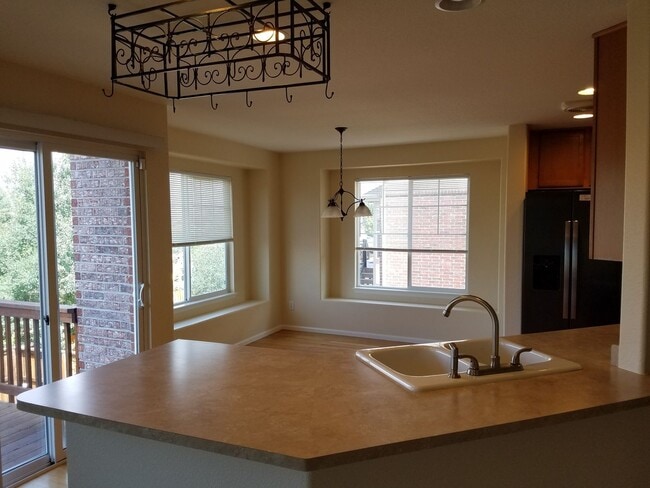 Building Photo - Tollgate Crossing 2 Story with 6 Bedrooms ...