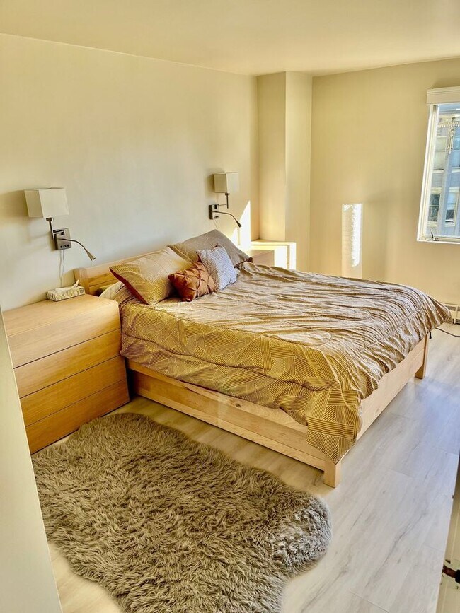 Foto del edificio - 1001 Pine St