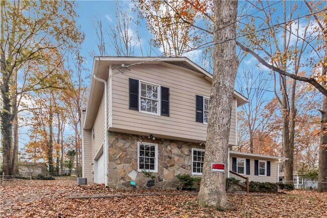 Building Photo - 888 Chartley Dr SW