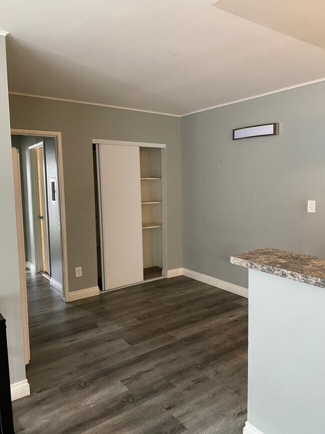 Foto del edificio - 6928 Woodley Ave