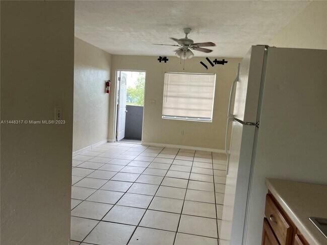Foto del edificio - 5010 Pembroke Rd
