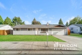 Building Photo - 13806 NE 49th St