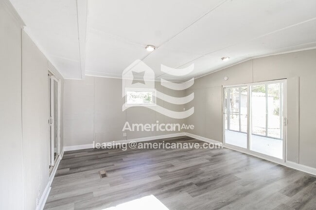 Foto del edificio - 114 Garland Terrace