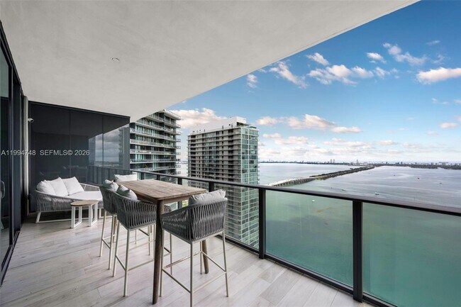 Foto del edificio - 480 NE 31st St