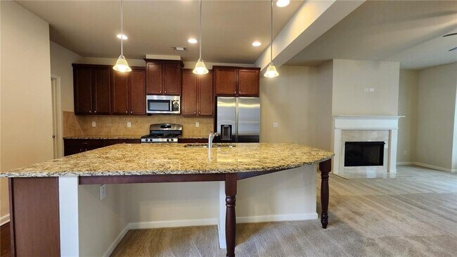 Building Photo - 2669 Vlg Pk Bnd