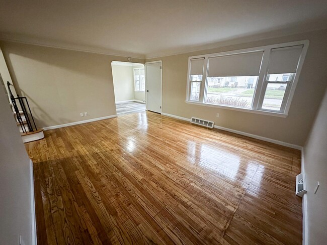 Building Photo - 4206 Redfern Rd