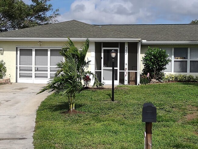 Foto del edificio - 297 SW Glenwood Dr
