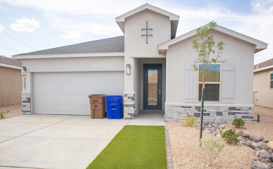 Primary Photo - 3007 San Jenaro Dr