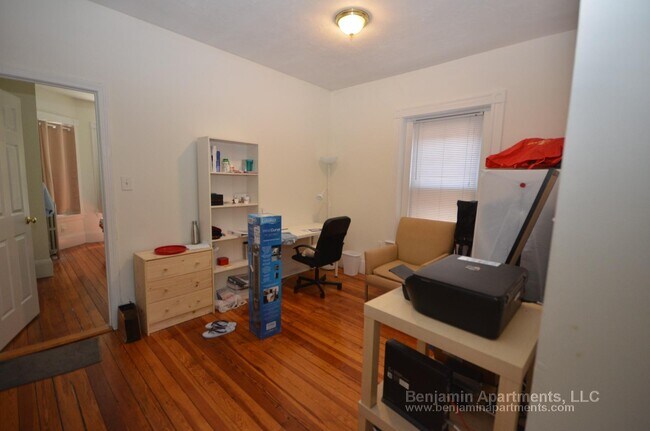Foto del edificio - 83 Brighton Ave
