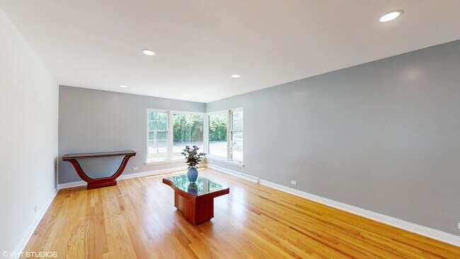 Foto del edificio - 4030 W North Shore Ave