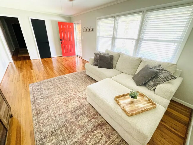 Foto del edificio - 2013 Lee Ave