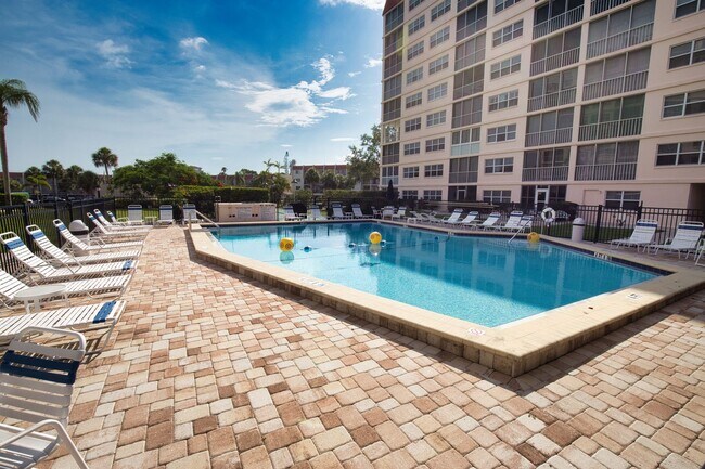 Foto del edificio - Annual Unfurnished Venice Island Condo – Costa Brava