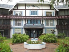 Building Photo - 3710 Inverrary Dr