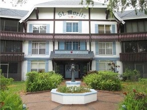 Building Photo - 3710 Inverrary Dr