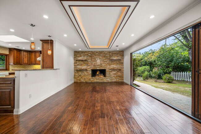 Building Photo - 3370 Camino de la Cumbre