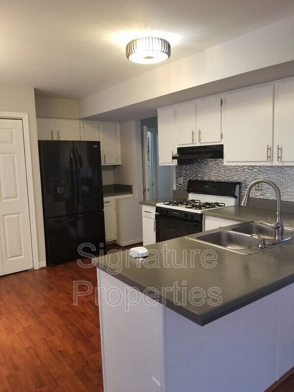 Foto del edificio - 683 Westover Woods Cir