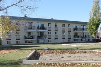 Building Photo - Scenic Heights