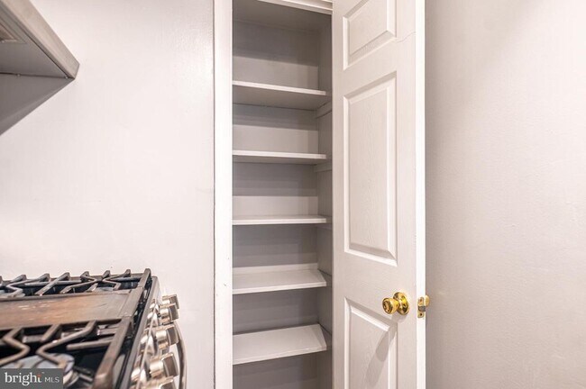 Foto del edificio - 12211 Braxfield Ct