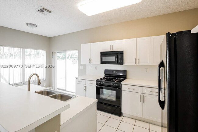 Foto del edificio - 4415 SW 153rd Ave