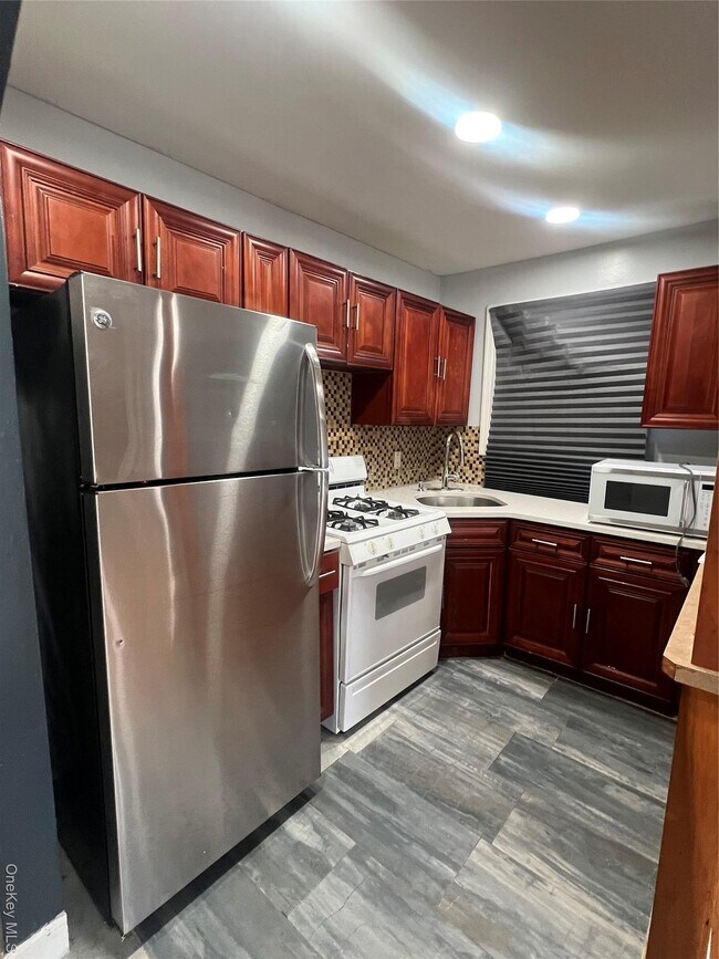 Foto del edificio - 180-11 146th Ave