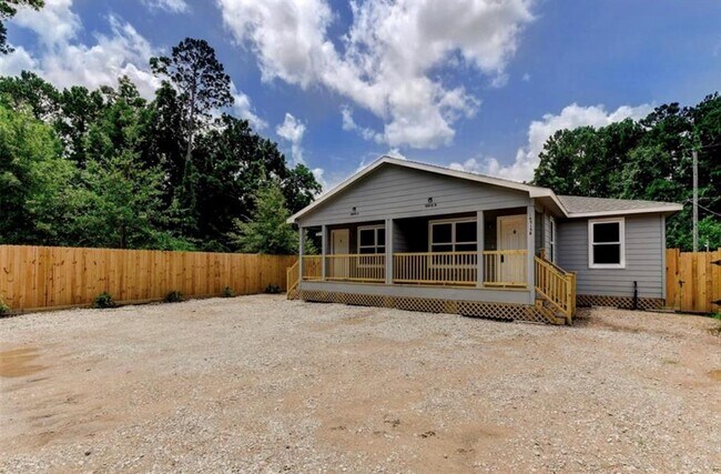 Foto del edificio - 16517 Larchwood Dr