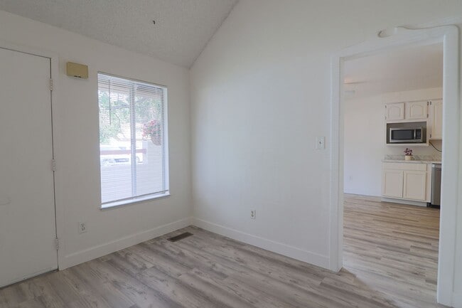 Building Photo - 3 Condor Cir