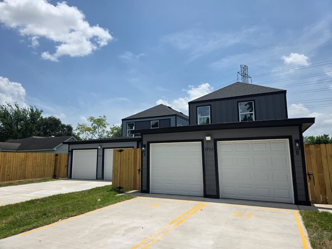 ? Stunning Duplex with Garage & Modern Finishes ? - ? Stunning Duplex with Garage & Modern Fin...