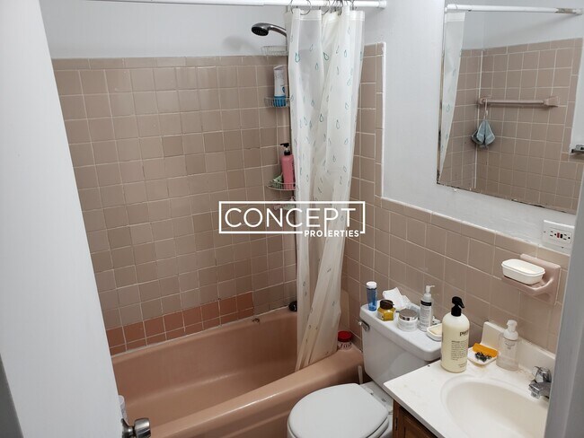 Foto del edificio - 226 Parker Hill Ave