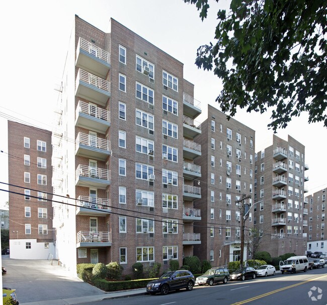 The Parkway Terrace Apartments in Yonkers, NY