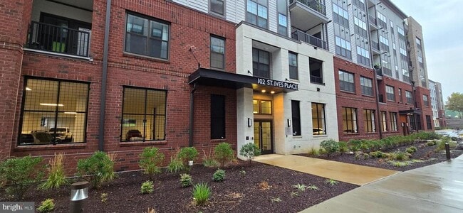 Building Photo - 102 St Ives Pl