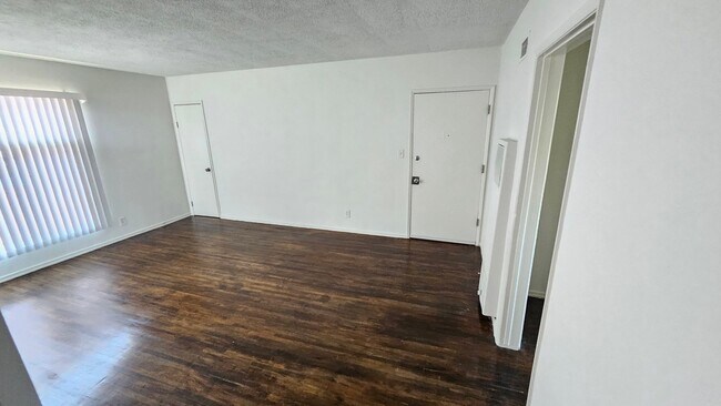 Foto del edificio - 1219 N Ardmore Ave