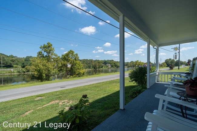 Building Photo - 1 br, 1 bath House - 244B River Edge Dr