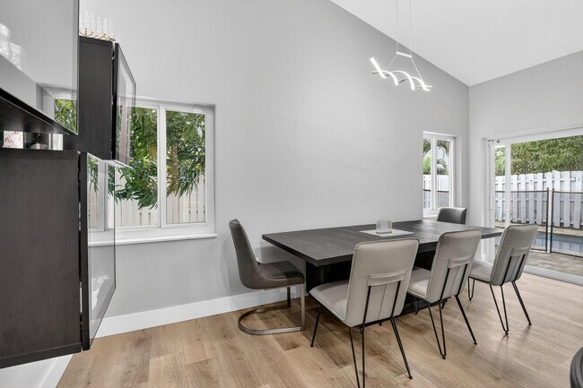 Foto del edificio - 1051 NW 124th Terrace