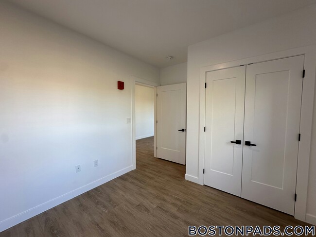 Building Photo - 199 Gardner St