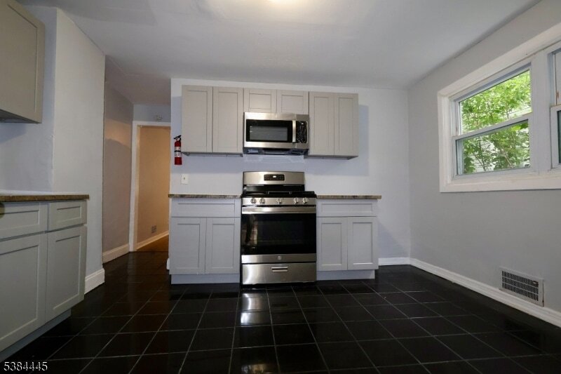 Foto principal - 105 Hanford St