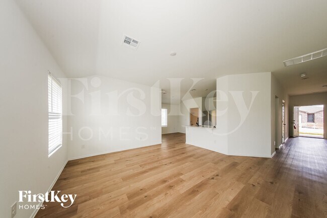 Foto del edificio - 437 Labelle Ln