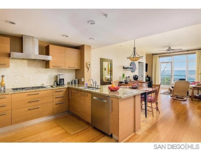 Building Photo - 1431 Pacific Hwy