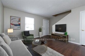 Building Photo - 209 Landings Dr